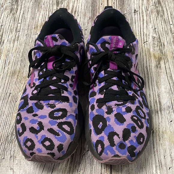 Brooks Shoes Brooks Womens Revel 5 Electric Cheetah 2 Running Shoes
